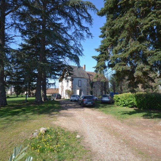  BOUSSAC IMMOBILIER : House | LUSSAT (23170) | 215 m2 | 850 000 € 