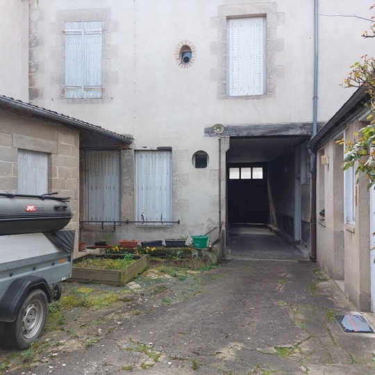  BOUSSAC IMMOBILIER : Building | BOUSSAC (23600) | 219 m2 | 120 000 € 