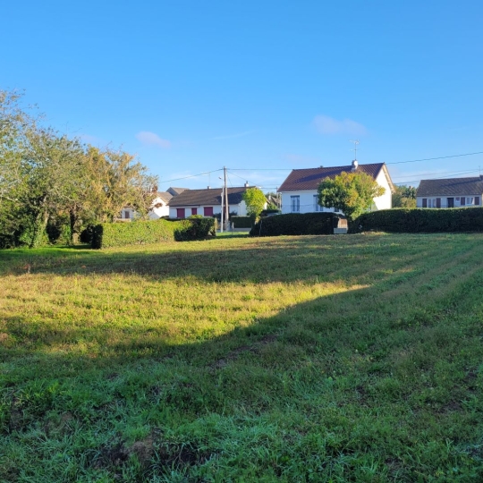  BOUSSAC IMMOBILIER : Ground | BOUSSAC (23600) | 0 m2 | 16 000 € 