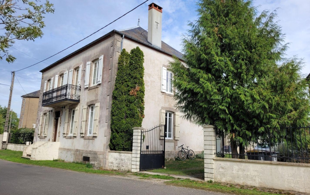 BOUSSAC IMMOBILIER : Maison / Villa | TREIGNAT (03380) | 200 m2 | 151 500 € 