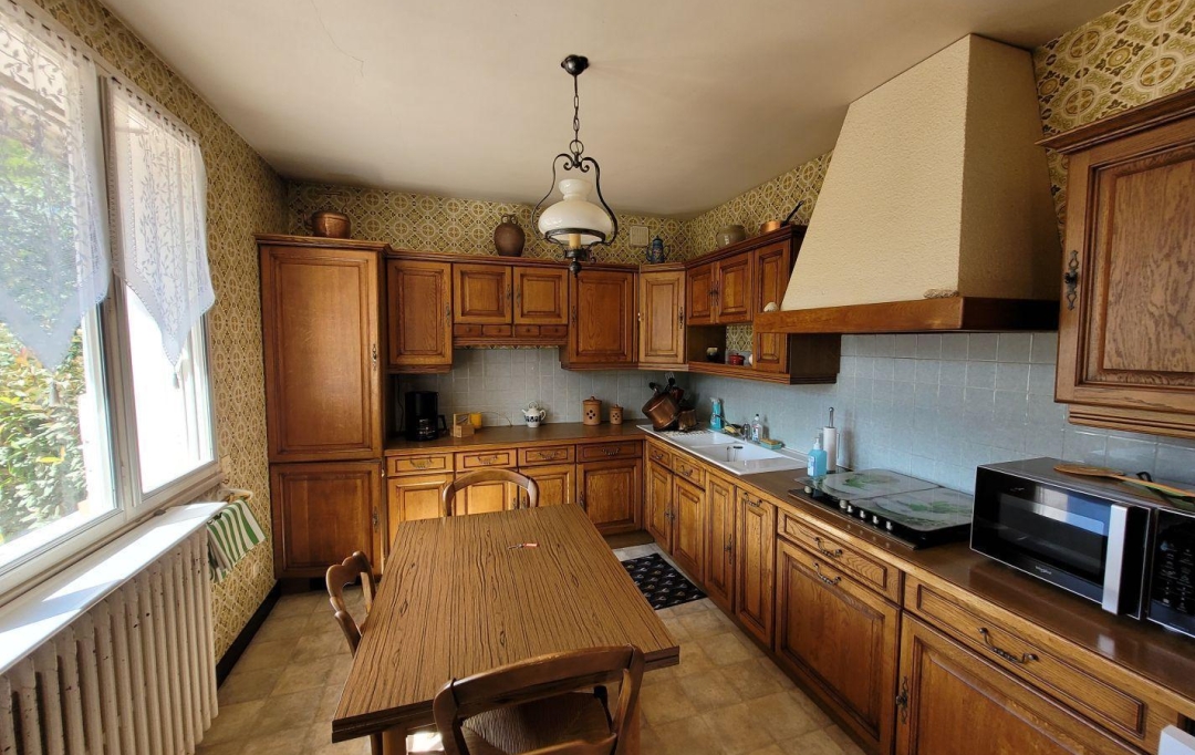 BOUSSAC IMMOBILIER : Maison / Villa | SAINT-SILVAIN-BAS-LE-ROC (23600) | 94 m2 | 115 000 € 