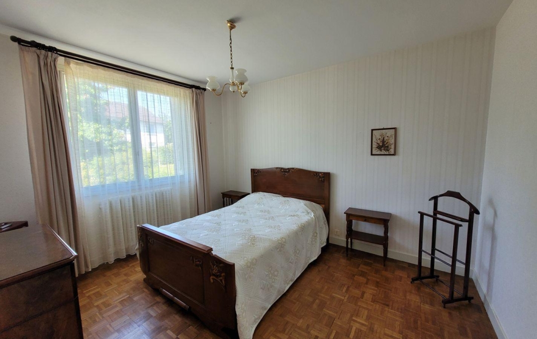 BOUSSAC IMMOBILIER : Maison / Villa | SAINT-SILVAIN-BAS-LE-ROC (23600) | 94 m2 | 115 000 € 