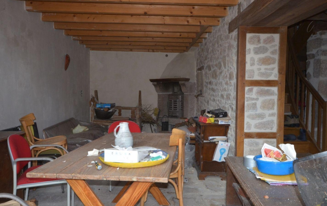 BOUSSAC IMMOBILIER : Maison / Villa | TOULX-SAINTE-CROIX (23600) | 141 m2 | 67 000 € 