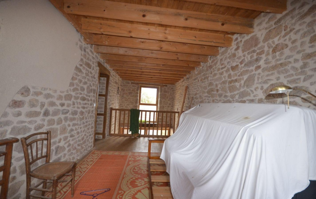 BOUSSAC IMMOBILIER : Maison / Villa | TOULX-SAINTE-CROIX (23600) | 141 m2 | 67 000 € 