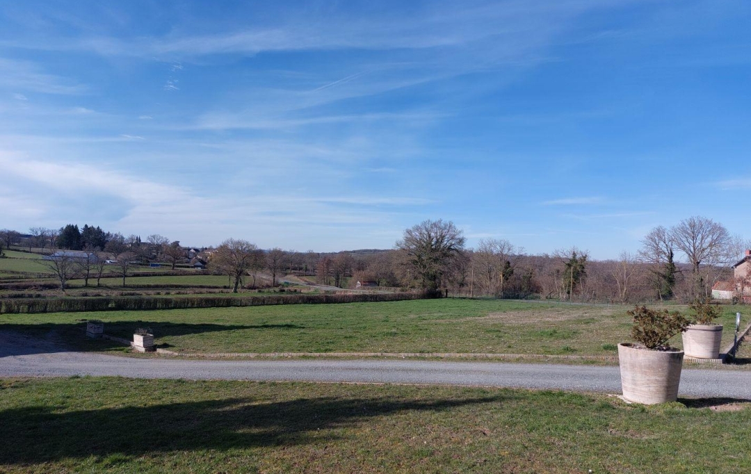 BOUSSAC IMMOBILIER : Domaines / Propriétés | BOUSSAC (23600) | 200 m2 | 393 500 € 