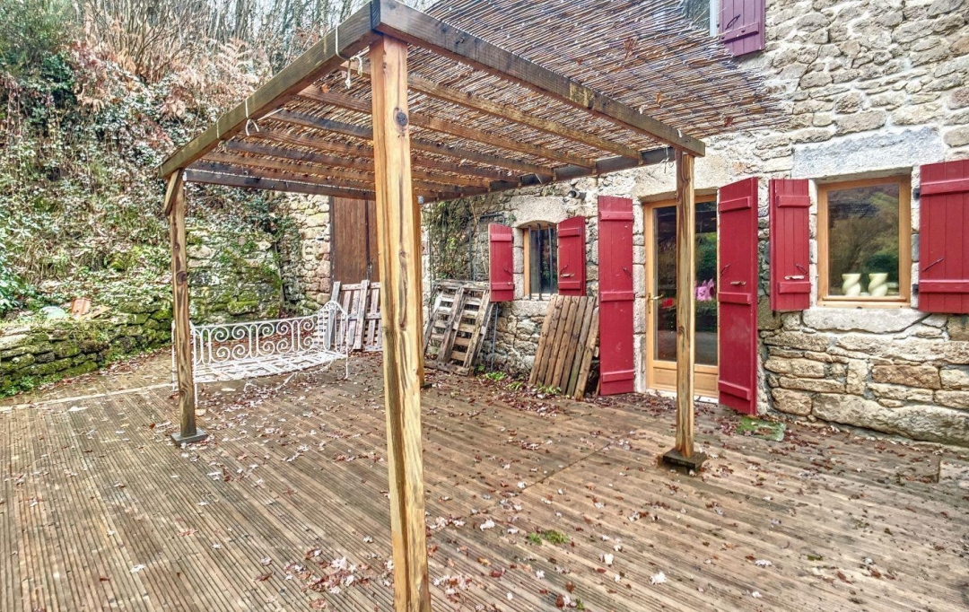 BOUSSAC IMMOBILIER : House | SAINT-MICHEL-DE-VEISSE (23480) | 139 m2 | 119 000 € 