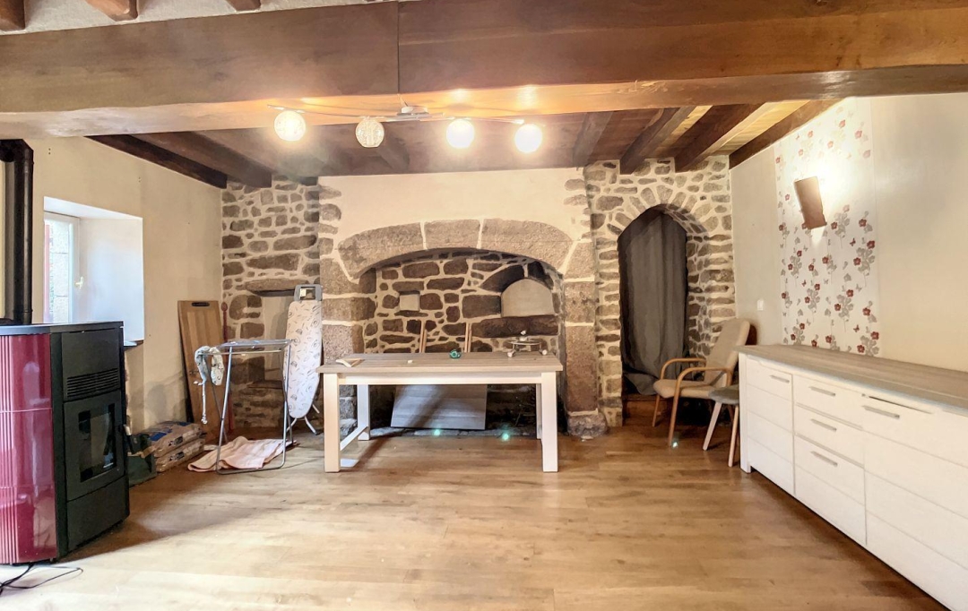BOUSSAC IMMOBILIER : House | SAINT-MICHEL-DE-VEISSE (23480) | 139 m2 | 119 000 € 