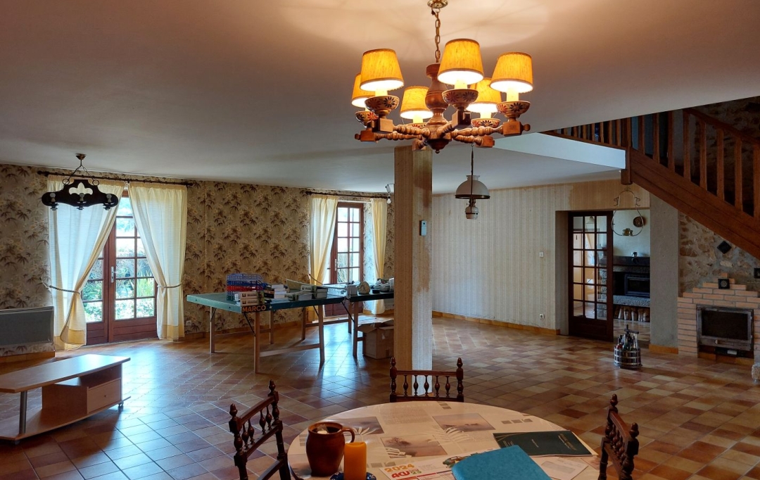 BOUSSAC IMMOBILIER : Maison / Villa | ROCHES (23270) | 221 m2 | 141 500 € 