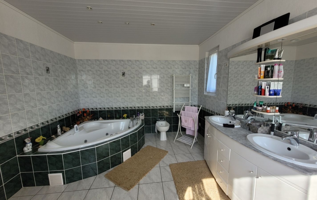 BOUSSAC IMMOBILIER : Maison / Villa | MESPLES (03370) | 151 m2 | 180 000 € 