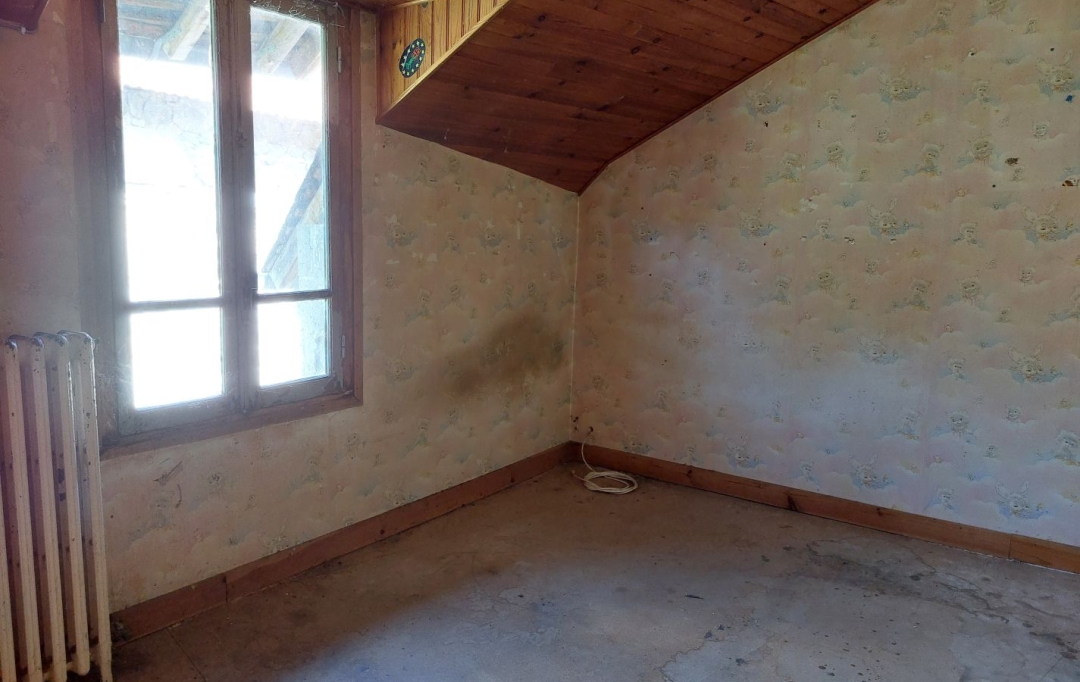 BOUSSAC IMMOBILIER : Maison / Villa | MAGNAT-L'ETRANGE (23260) | 108 m2 | 40 500 € 