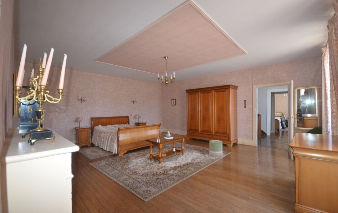 BOUSSAC IMMOBILIER : Maison / Villa | SOUMANS (23600) | 278 m2 | 183 000 € 