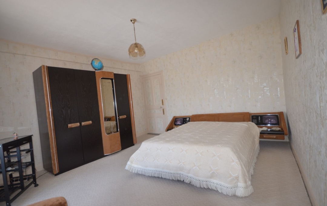 BOUSSAC IMMOBILIER : Maison / Villa | SOUMANS (23600) | 278 m2 | 183 000 € 