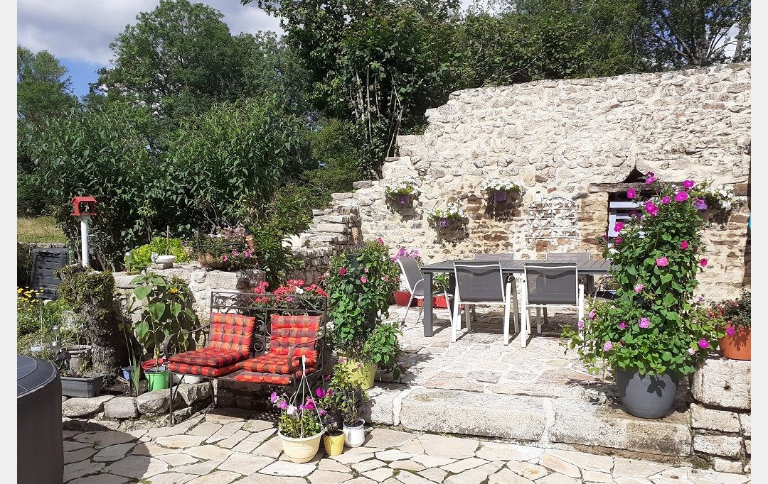 BOUSSAC IMMOBILIER : House | SAINT-SILVAIN-SOUS-TOULX (23140) | 177 m2 | 159 000 €  BOUSSAC IMMOBILIER : House | SAINT-SILVAIN-SOUS-TOULX (23140) | 177 m2 | 159 000 €