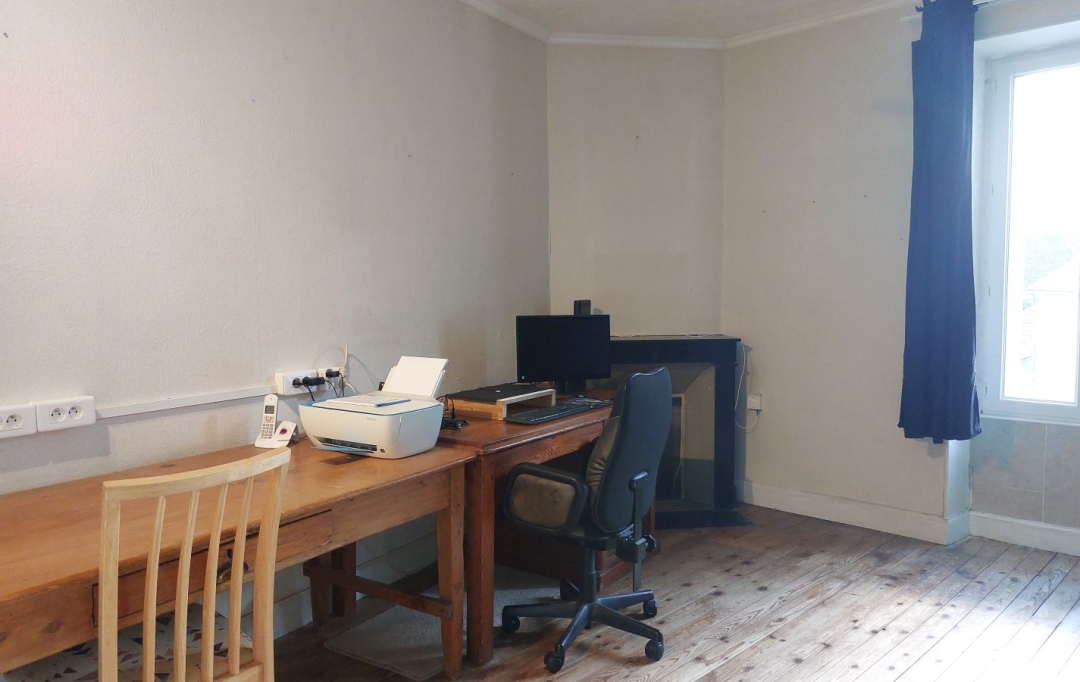 BOUSSAC IMMOBILIER : House | SAINT-SILVAIN-SOUS-TOULX (23140) | 177 m2 | 159 000 €  BOUSSAC IMMOBILIER : House | SAINT-SILVAIN-SOUS-TOULX (23140) | 177 m2 | 159 000 €