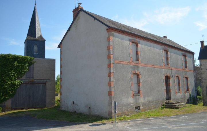 BOUSSAC IMMOBILIER : House | SAINT-SILVAIN-SOUS-TOULX (23140) | 167 m2 | 55 500 € 