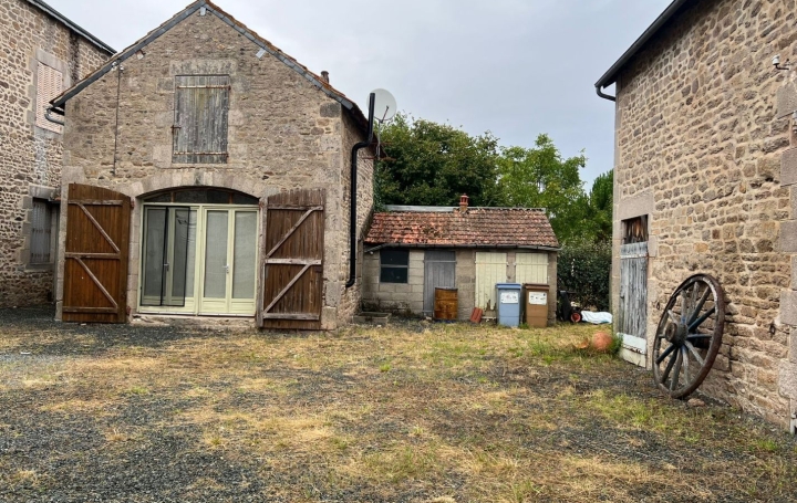 Maison CLUGNAT 196 m2 135 000 € Maison CLUGNAT 196 m2 135 000 €