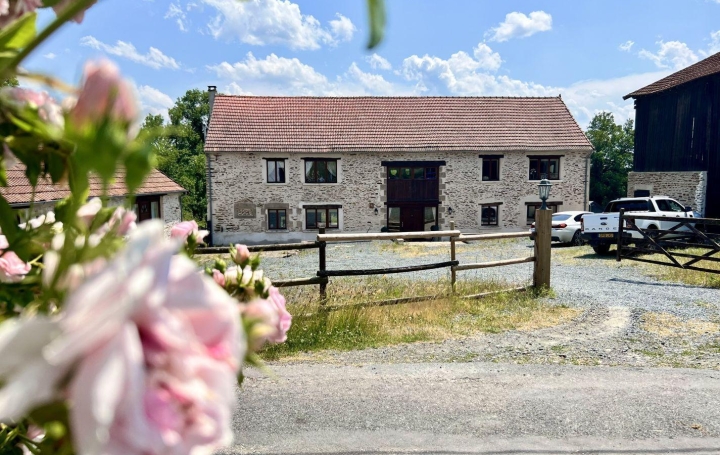 Propriété   BOUSSAC  332 m2 485 000 € 