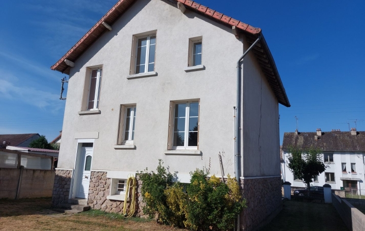 Maison de ville BOUSSAC 104 m2 135 000 € Maison de ville BOUSSAC 104 m2 135 000 €