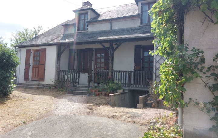 Maison de village SAINT-SILVAIN-BAS-LE-ROC 93 m2 72 000 € Maison de village SAINT-SILVAIN-BAS-LE-ROC 93 m2 72 000 €