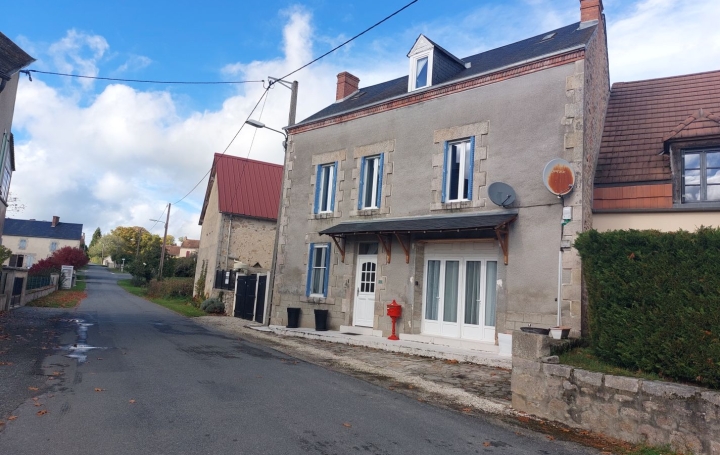 Maison de village   SAINT-SILVAIN-SOUS-TOULX  177 m2 145 000 € 